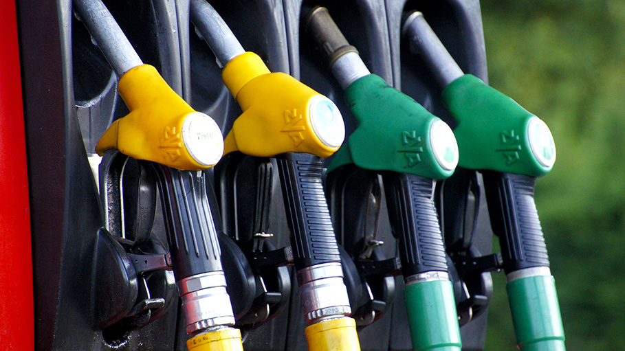 India to Switch to World's Cleanest Petrol and Diesel, from April 1