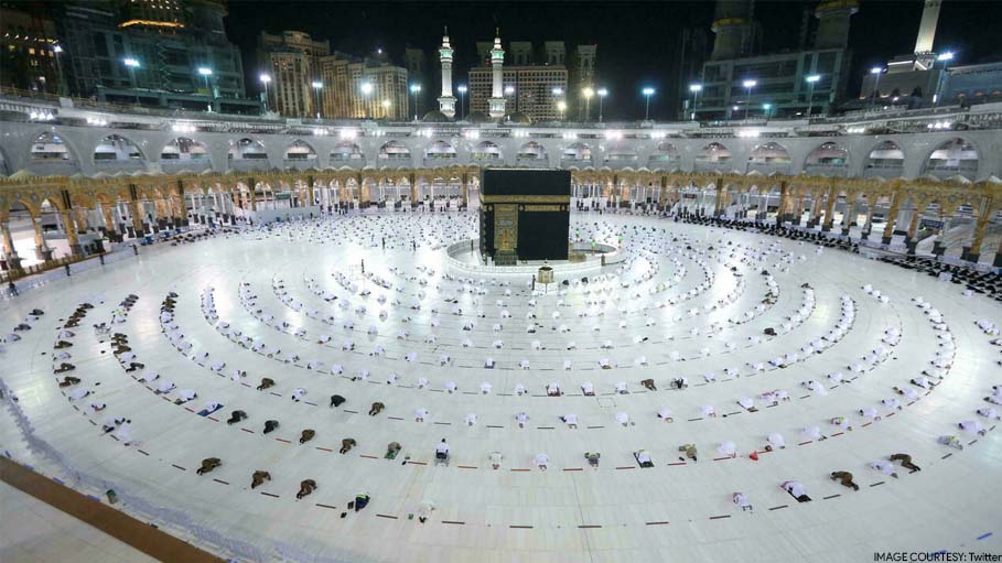 Saudi Opens Umrah Pilgrimage to Vaccinated Pilgrims from Abroad