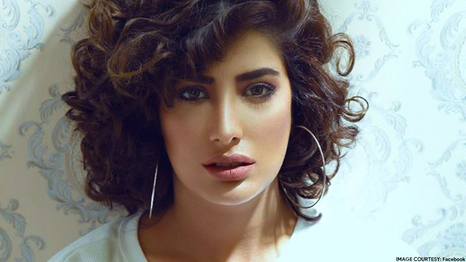 Pakistani Actress Mehwish Hayat Accuses Bollywood of Stealing Pakistani Songs