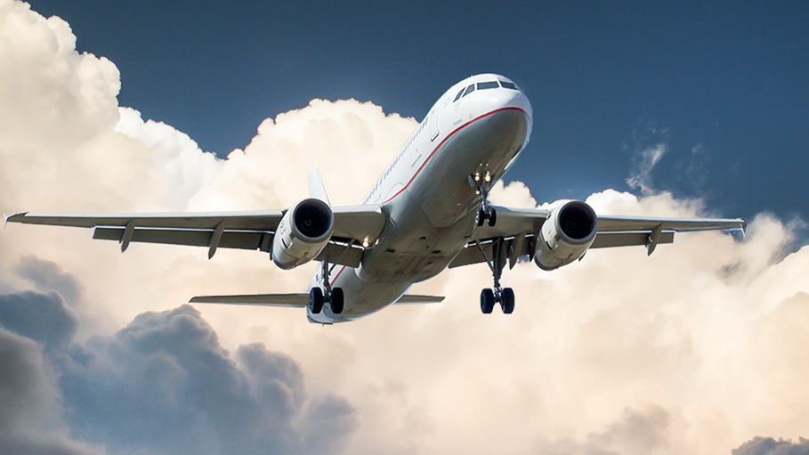 Woman Flies Passenger Plane in Russia without Training