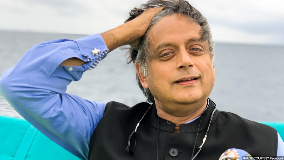 The Usage of Word ‘Kerfuffle’ by Shashi Tharoor While Sharing Vacation Pics, Creates a Stir on Twitter