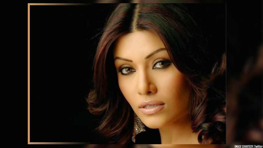 Koena Mitra is Given the Punishment of 6 Months of Imprisonment Due to Cheque Bounce