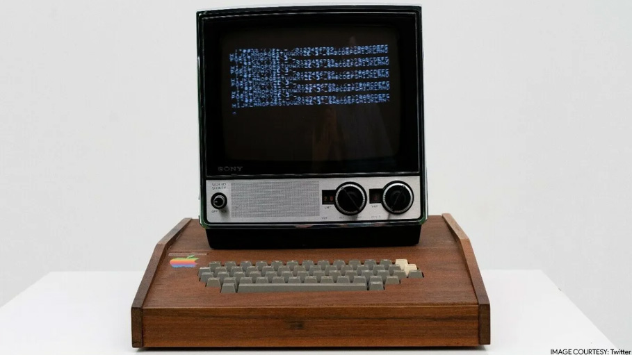 Apple-1 Hand-Built by Steve Jobs May Fetch up to $600,000 at Auction