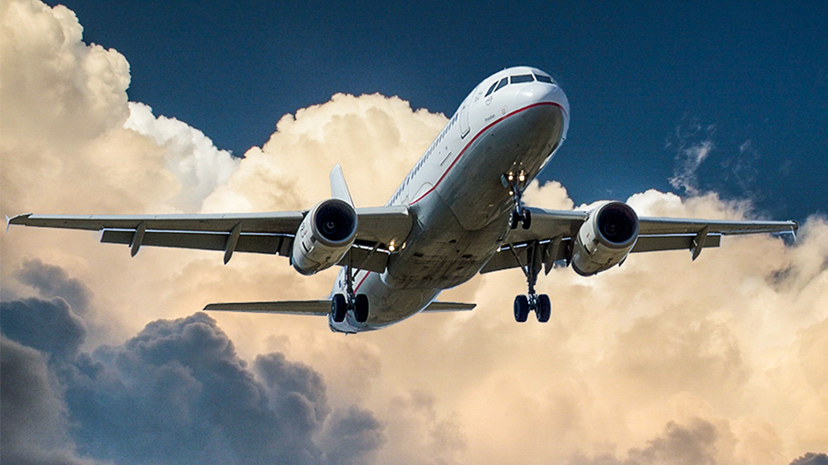 Pakistani Air Traffic Controller Saves a Plane Flying from India to Muscat