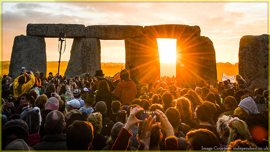Thousands Gather at the Stonehenge to Witness the Summer Solstice Sunrise on 21 June
