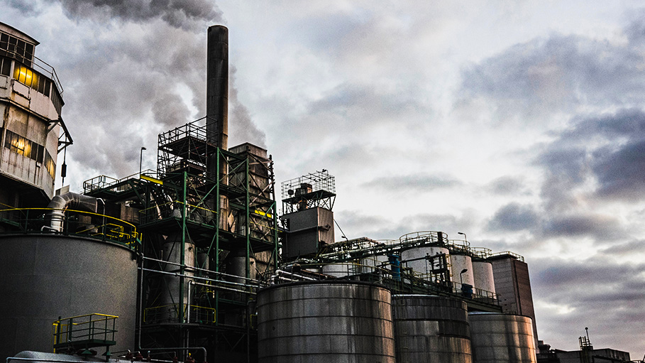 Oil Hits $70 a Barrel as Iran Exits Nuclear Deal
