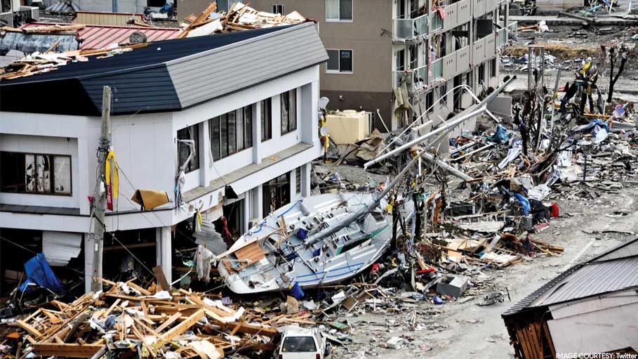 4 Dead, More Than 100 Injured after Japan Hit by Massive Earthquake