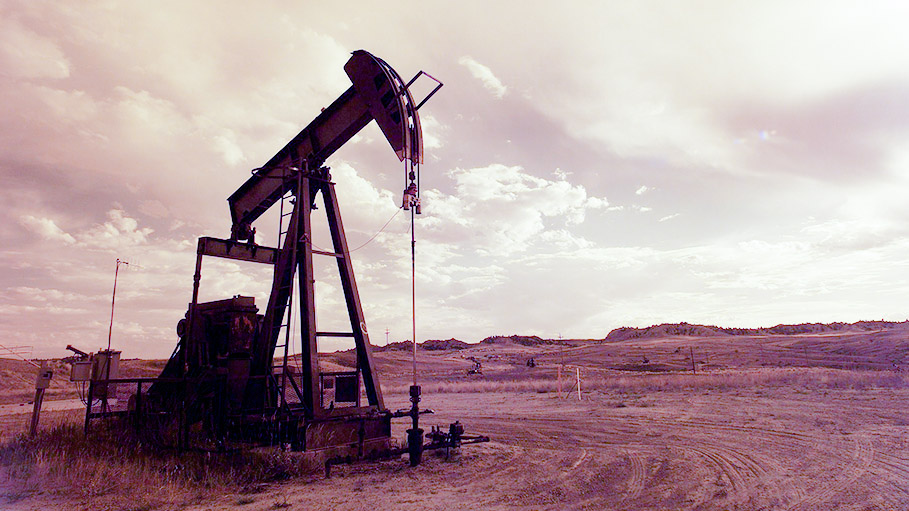 Coronavirus Effect: Oil Slips from Five-Week High While US Debates Lockdown Exit