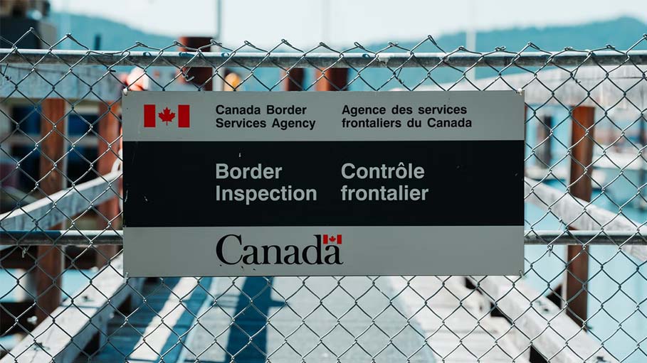 Four People Including Baby Freeze to Death Near US-Canada Border