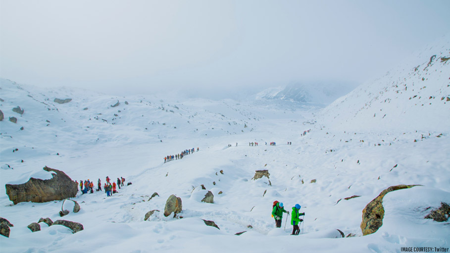 ‘Traffic Jam’ on Mount Everest as 200 Climbers Attempt the Conquest