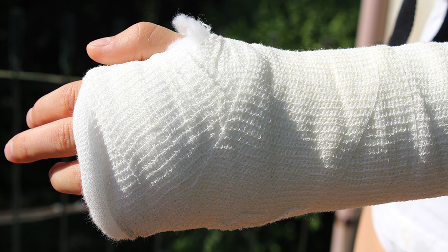 13 Year Old Girl Beaten up by Teacher, Suffers Fracture in Mumbai