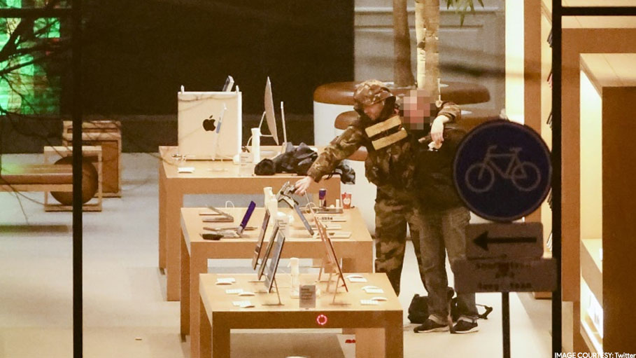Hostage Siege at Apple Store in Amsterdam, Gunman Overpowered