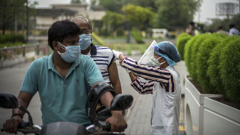 India's One Billion Vaccines Milestone Hides a Worrying Disparity