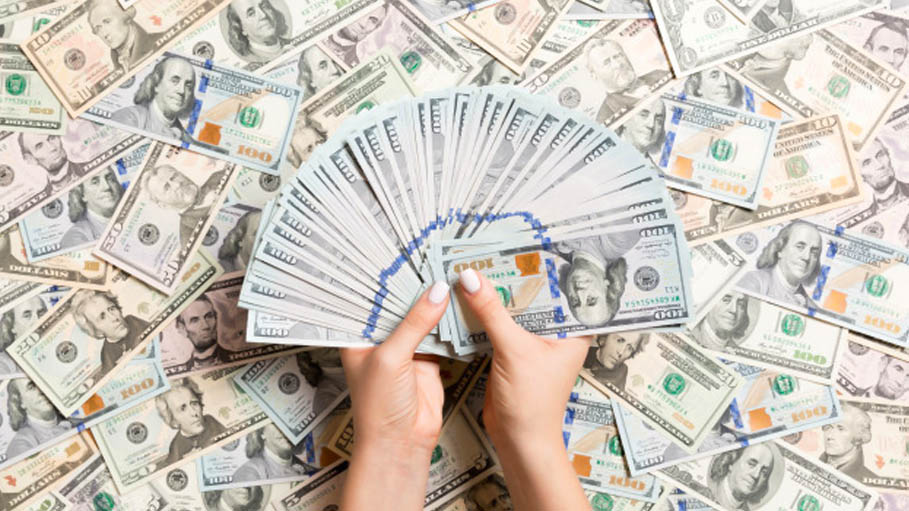 CEOs in Canada Earn 200 Times Higher Salary than the Average Worker