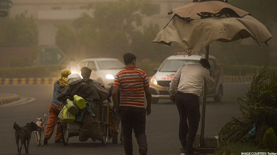 Dust Storm, Rains Hit Delhi and Neighbouring Areas; Bring Temperature Down