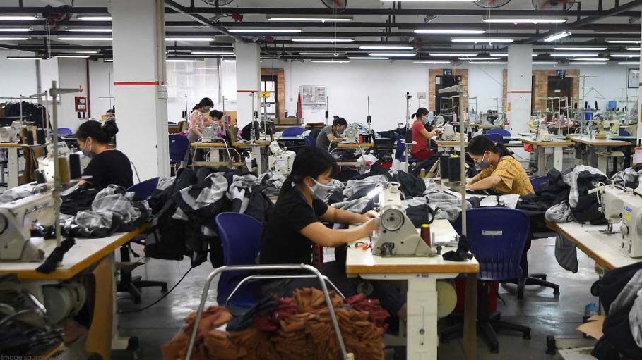 A Covid Lockdown in Vietnam Brings Global Clothing Giants to a Halt