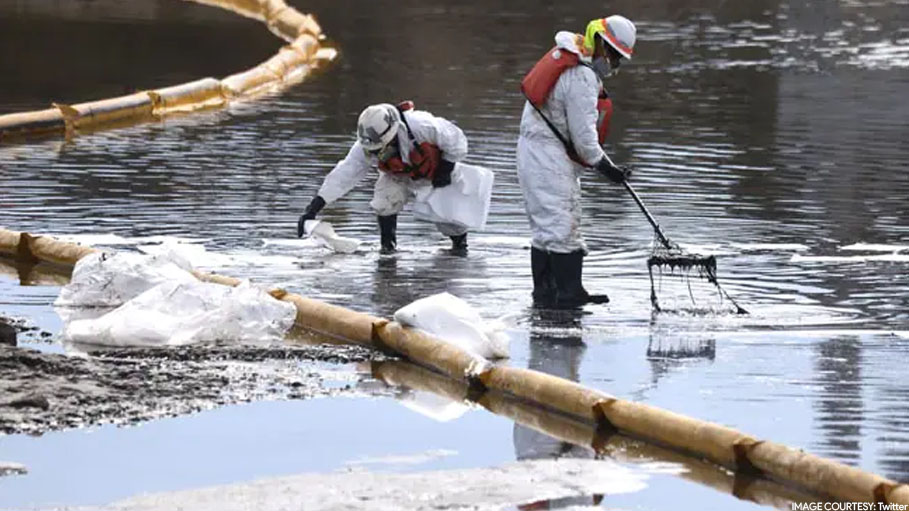 California Oil Pipeline Could Have Been Leaking for a Year