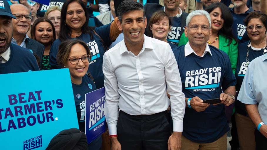 Rishi Sunak's Personal Note to Wife Akshata Murty: "You Chose to Give up High Heels"