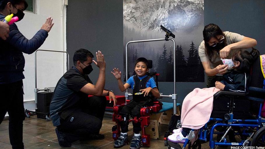 Mexico: Robotic "Exoskeleton" Gives Paralysed Children Gift of Walking