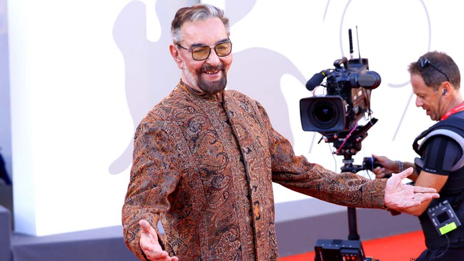 Kabir Bedi is Honoured with Lifetime Achievement Award in Venice