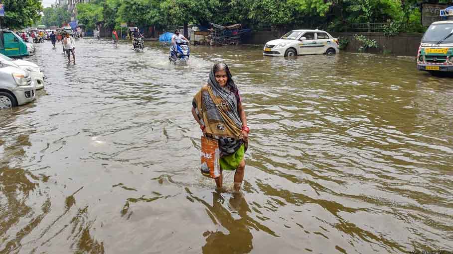 National Capital Delhi Sees Heavy Rain, Waterlogging in Several Areas