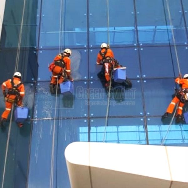 Façade Glass Cleaning Services