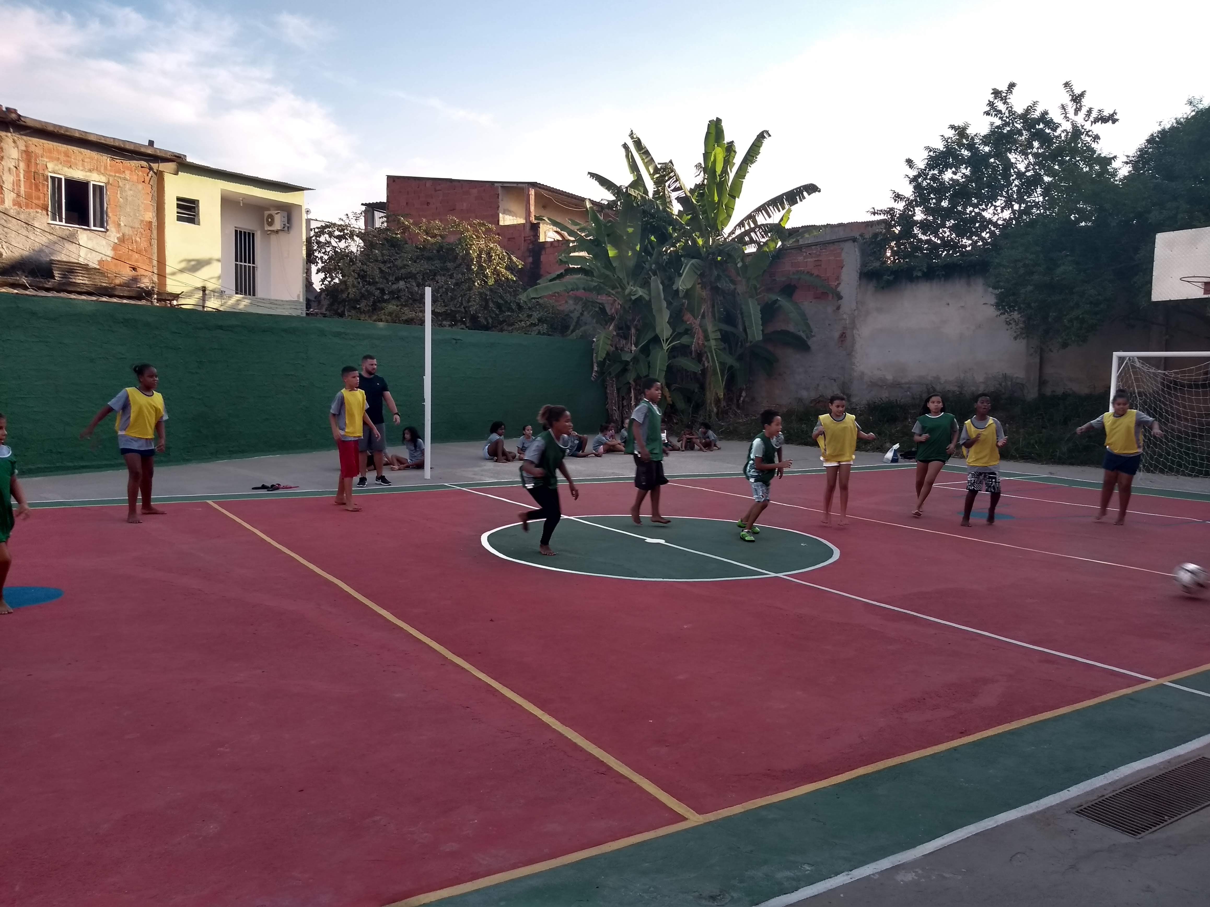 Oficina de Esportes com Futebol e Volei!