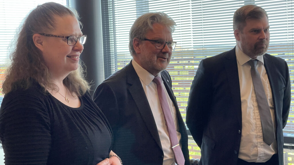 Head of International Education Services Marjo Arola (SeAMK), Professor Reinhart Job (FH Münster) and Head of Programme Jyri Lehto (SeAMK)