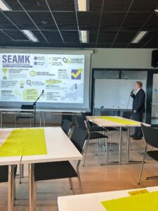 Rehtori Jaakko Hallila avasi tilaisuuden