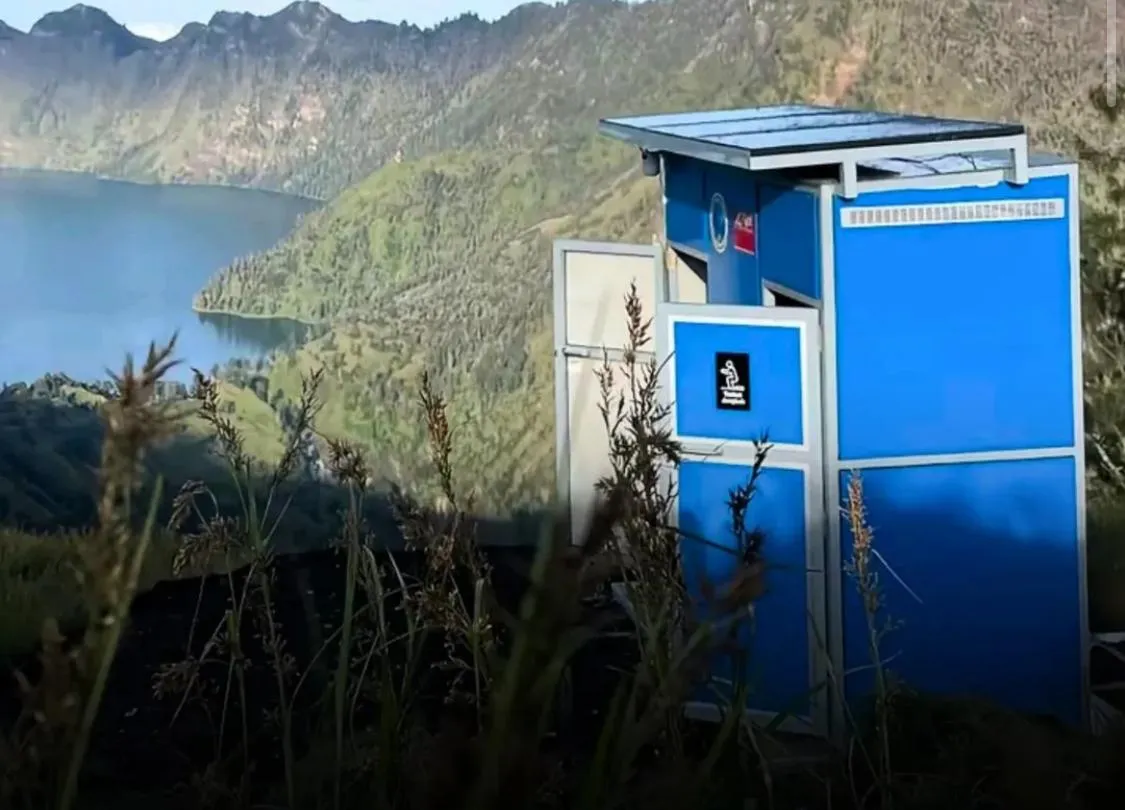 BTNGR Bangun Toilet dengan View Atas Awan di Gunung Rinjani