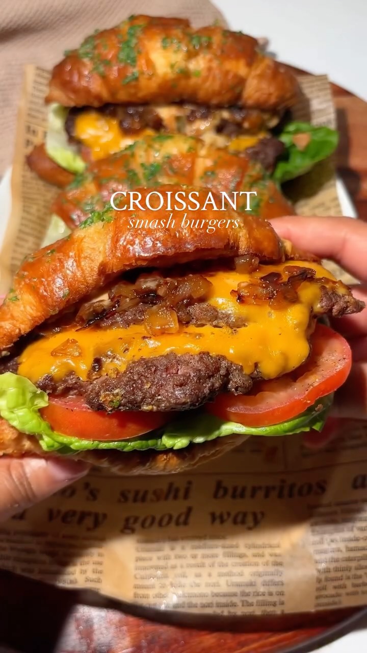Croissant Smash Burgers
