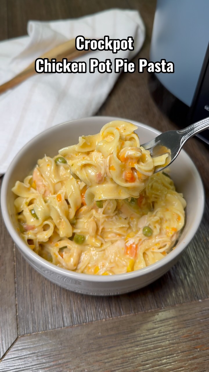 Crockpot Chicken Pot Pie Pasta