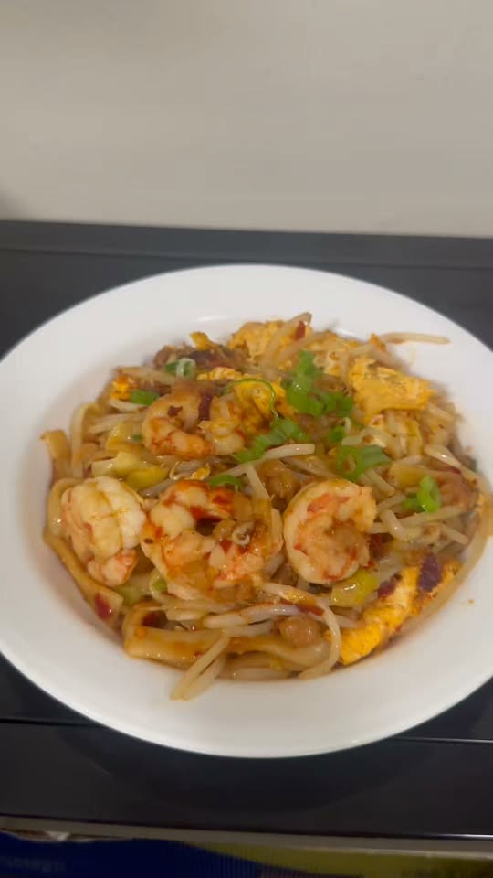 Myeik Kat Kyay Kite (Burmese Scissor-Cut Noodles)