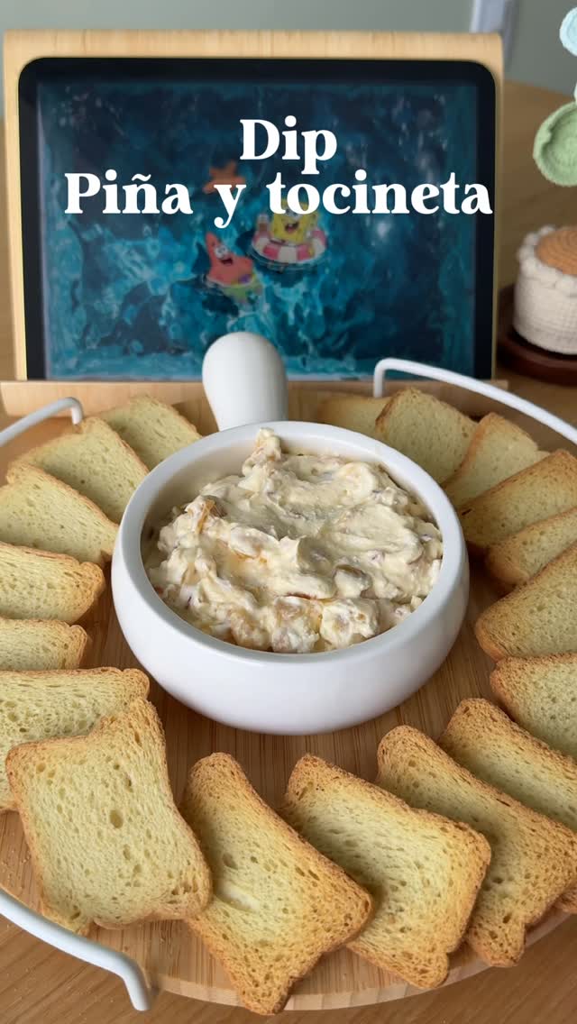 Pineapple, Cream Cheese, and Bacon Dip