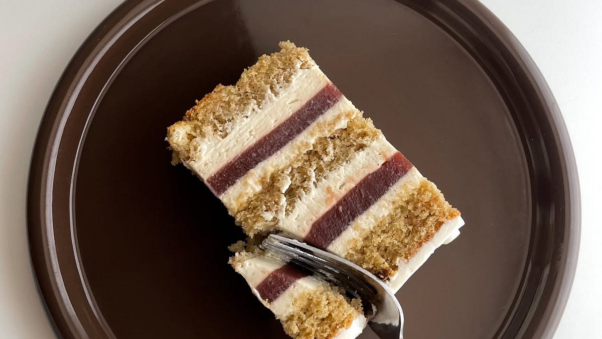 Pistachio & Strawberry Cake — The One That's Already Gone