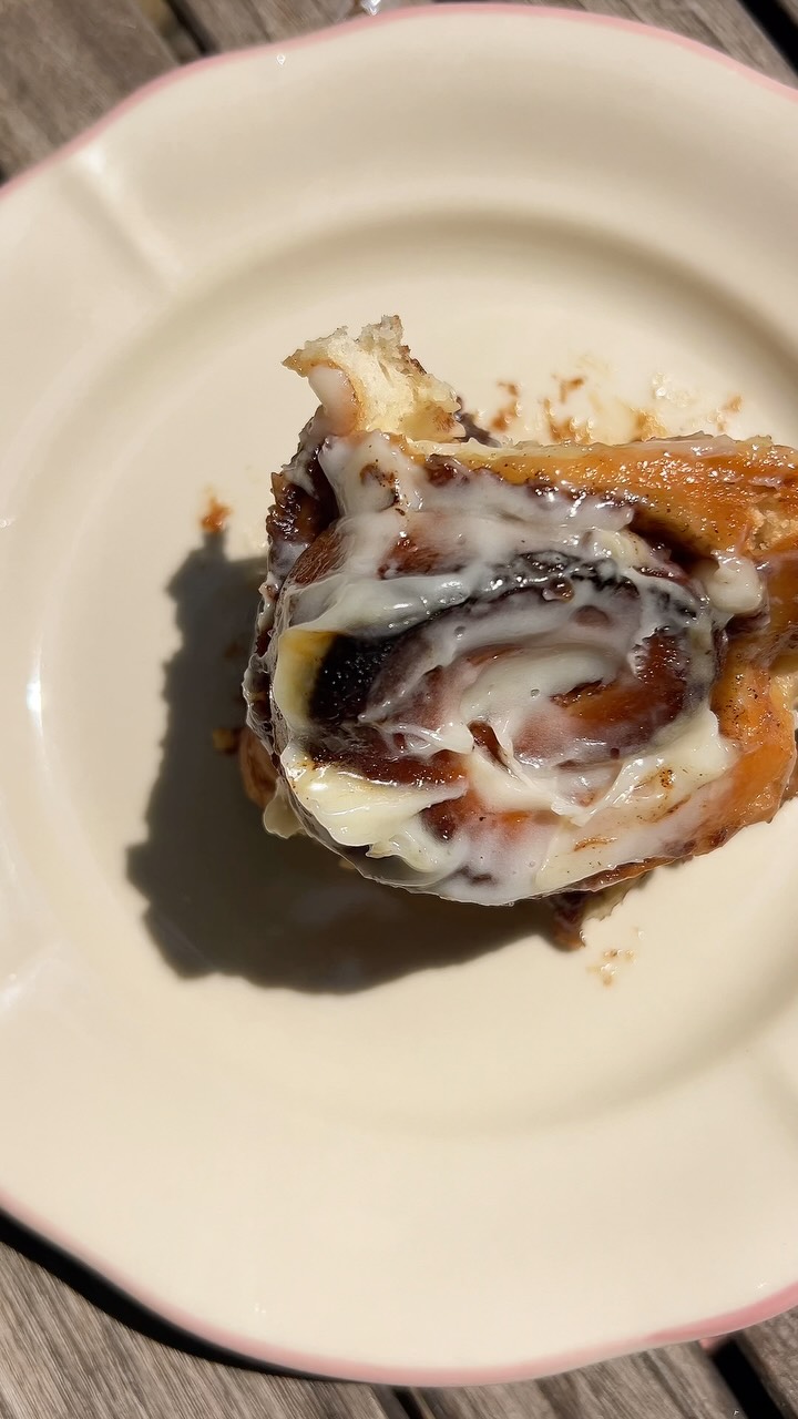 Caramelised Banana Brown Sugar Cinnamon Rolls