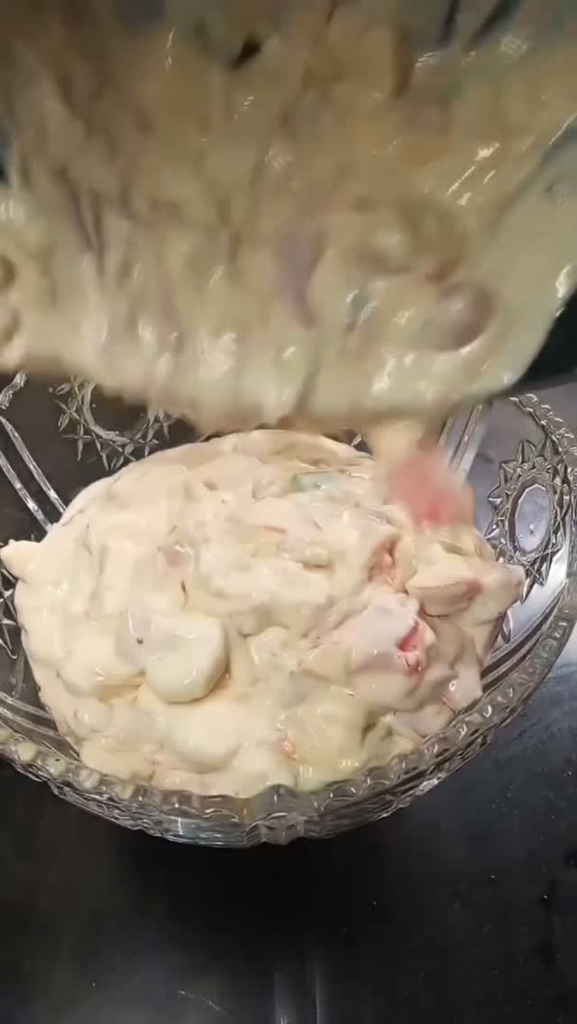 Layered Vanilla Custard, Jelly and Biscuit Dessert