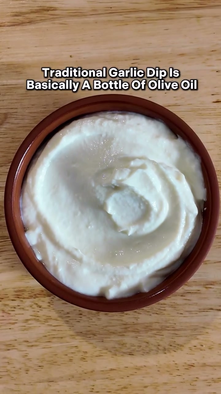 Low-Calorie Garlic Toum