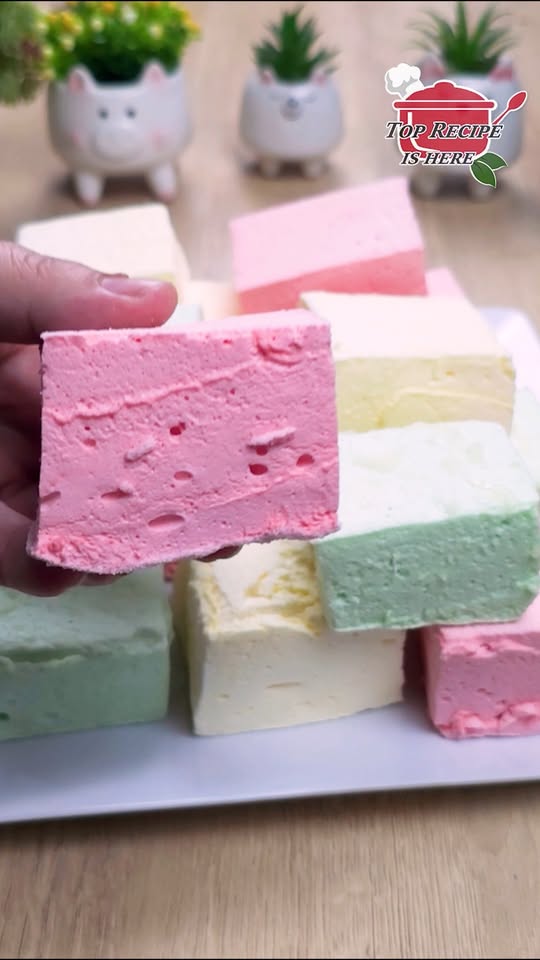 Grandma's Homemade Strawberry Marshmallows