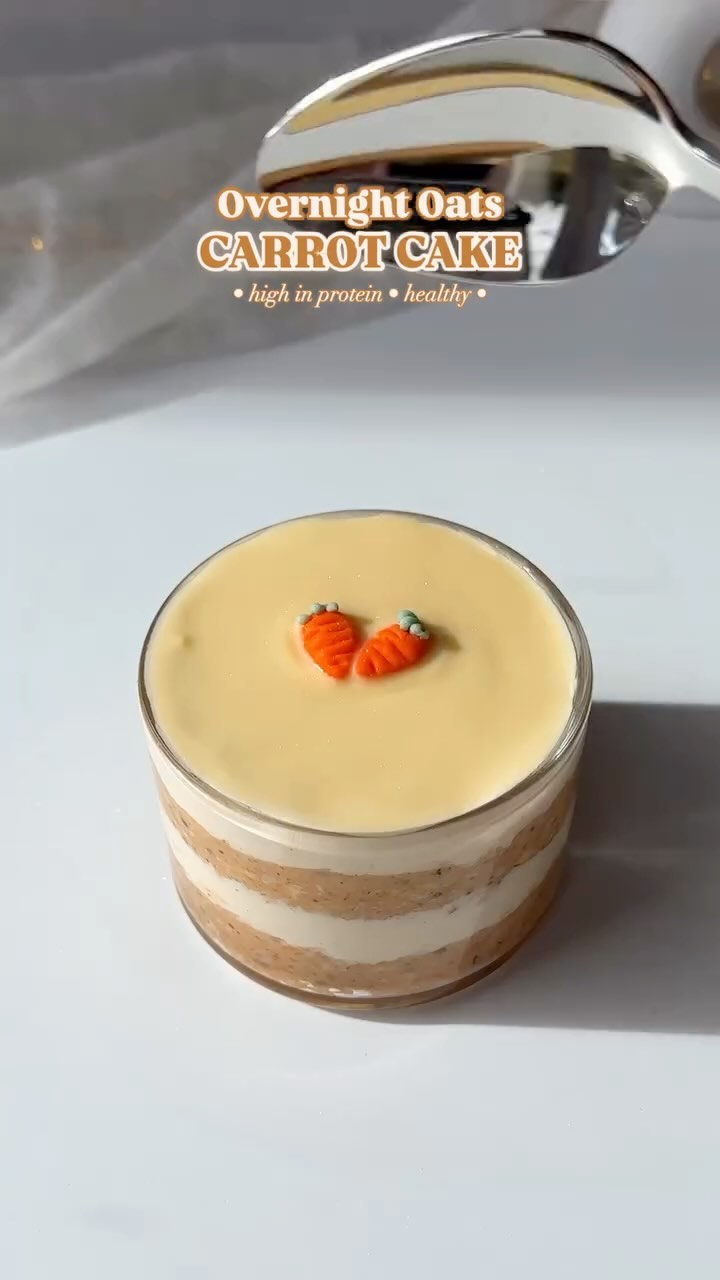 Carrot Cake Overnight Oats with Magic Shell