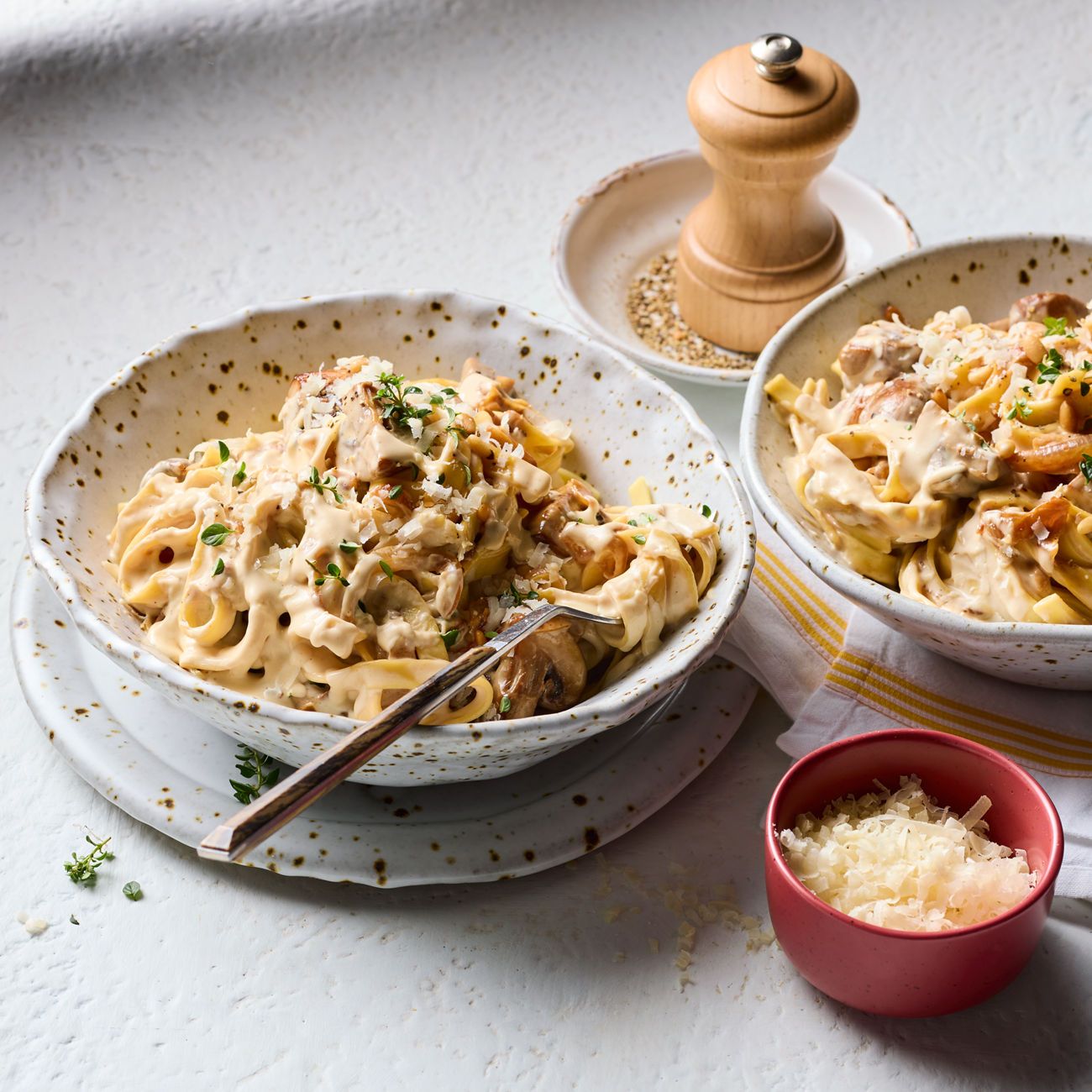 Creamy caramelised onion & mushroom fettuccine