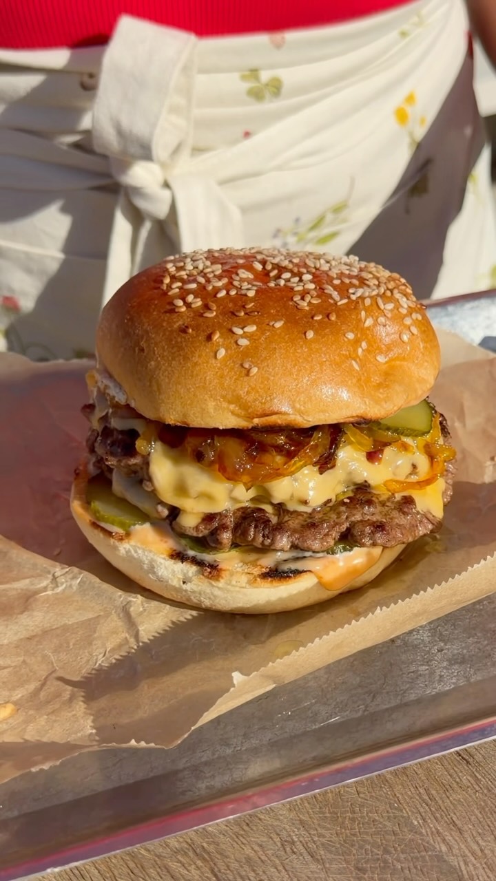 Smashed Burgers with Caramelized Onions and Chili Mayo
