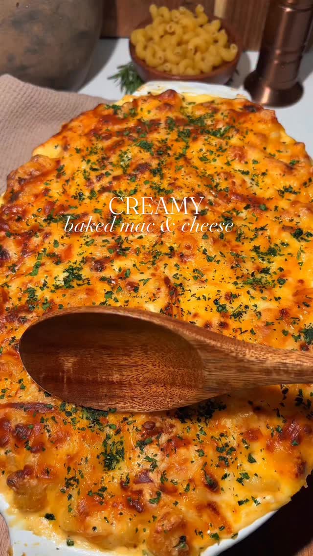 Creamy 5 Cheese Baked Mac & Cheese