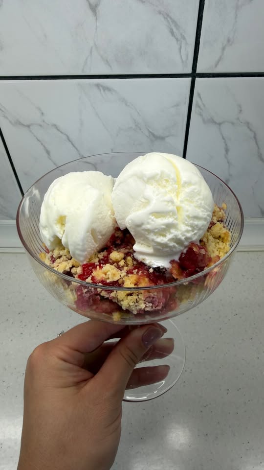 Plum Crumble