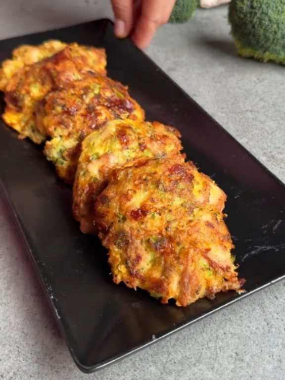 Flourless Chicken and Broccoli Burgers