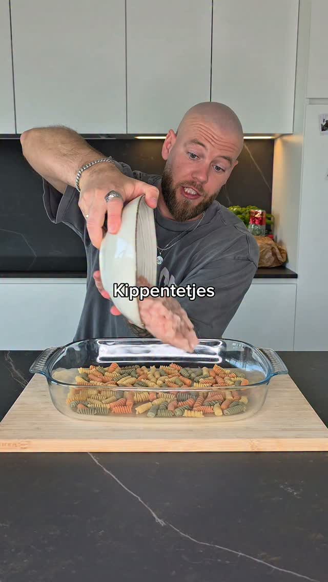 High-Protein Fajita Pasta Bake