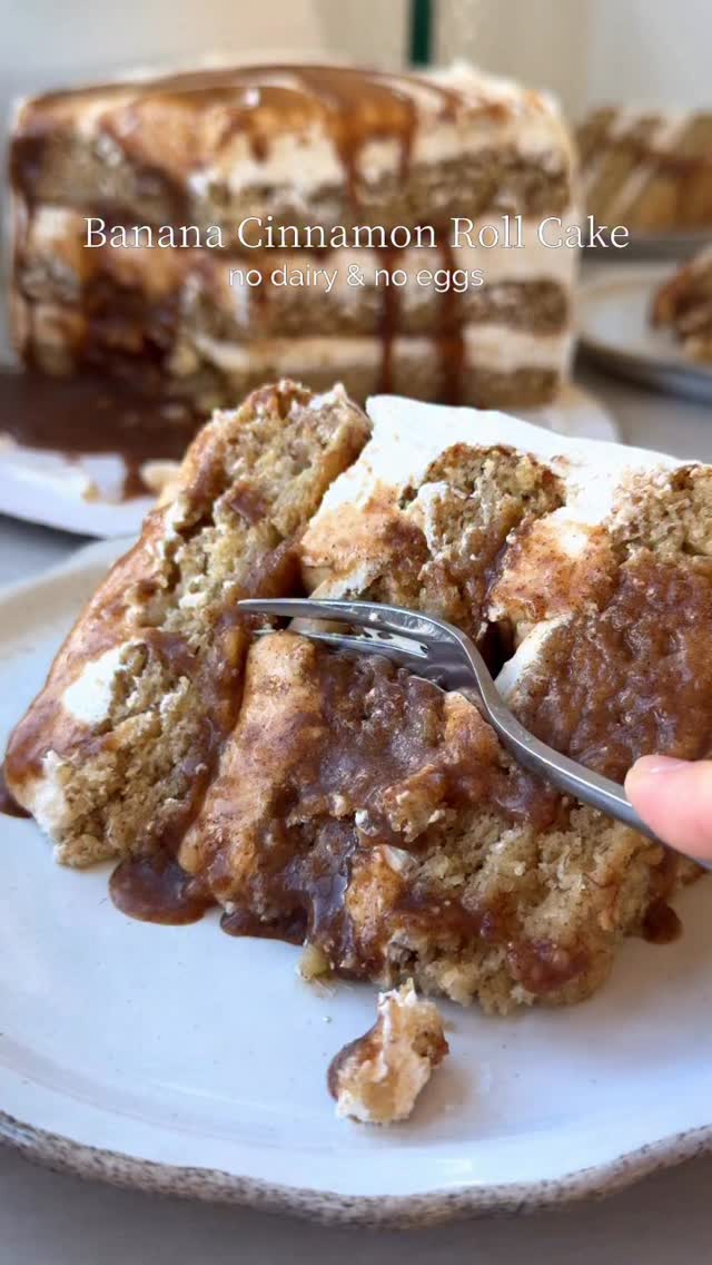 Banana Cinnamon Roll Cake