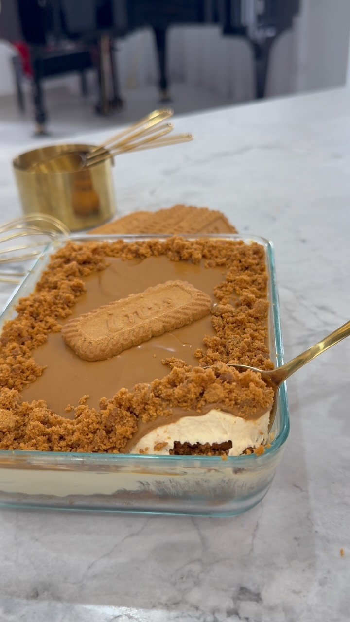No-Bake Biscoff Cheesecake Bars