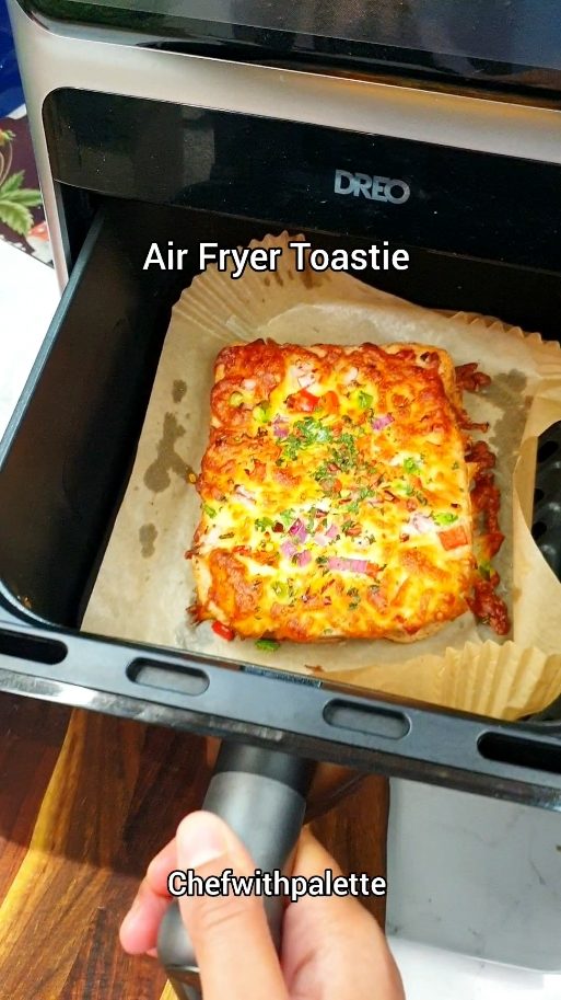 Air Fryer Breakfast Toastie