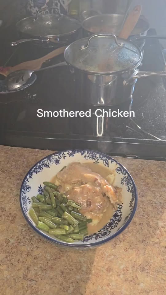 30-Minute Smothered Chicken with Rustic Mash and Green Beans